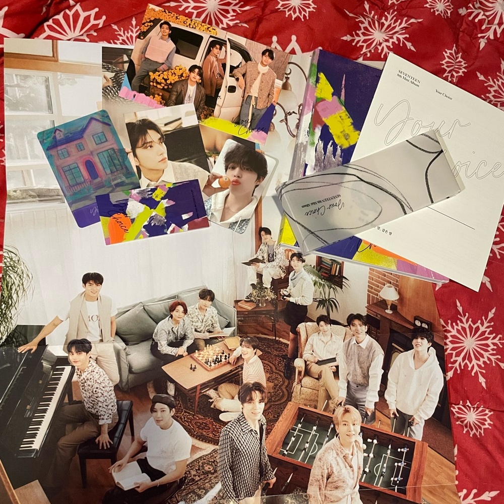 Seventeen Album w/ Photocard!